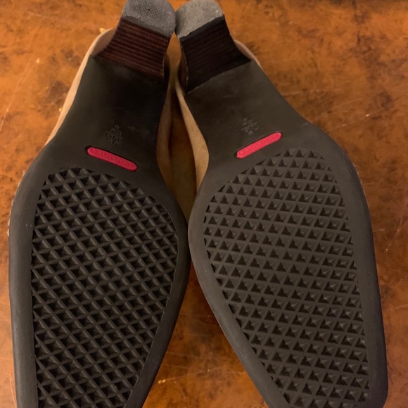 Aerosoles Tan Suede Clogs, 10M - Picture 6 of 9